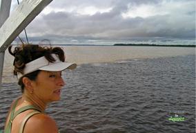 Světoznámý je soutok černé Rio Negro a bílé Solimões u Manaus, dále se pak řeka jmenuje Amazonka. 